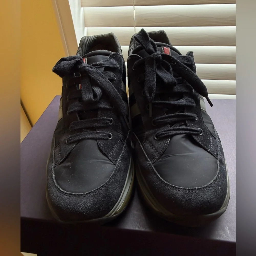 Prada Men’s Velvet Sneakers – Navy Blue – US 10 / UK 8 – Excellent Condition